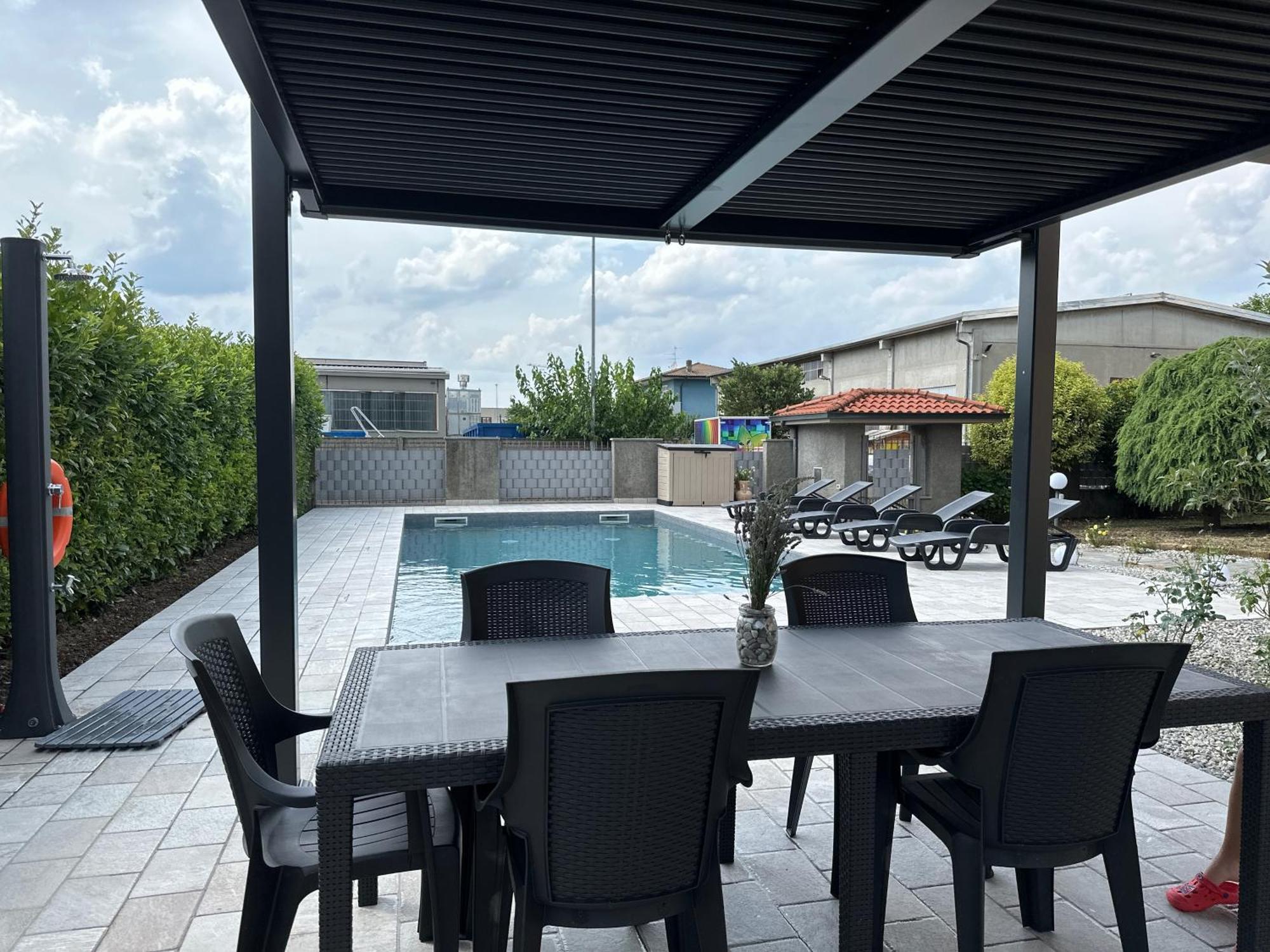 Apartment 3 *